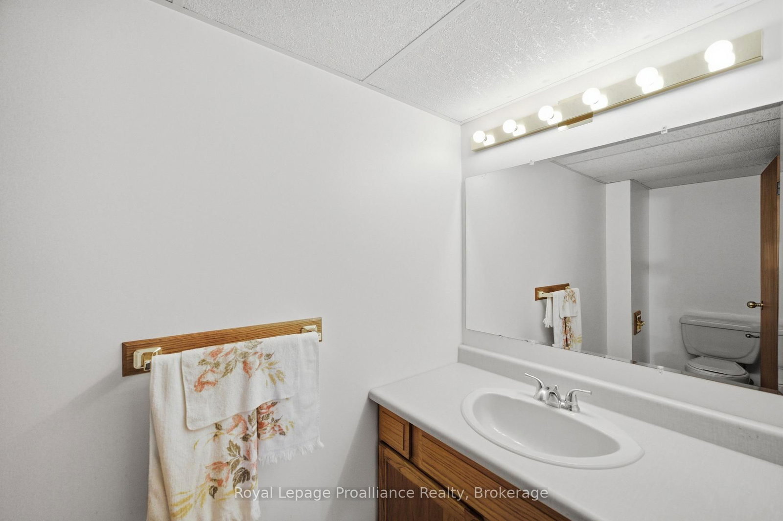 550 Lakeshore Road • Cobourg, ON photo 47