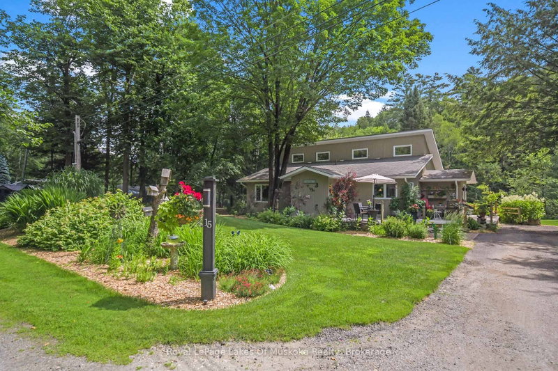 15 Summer Lane