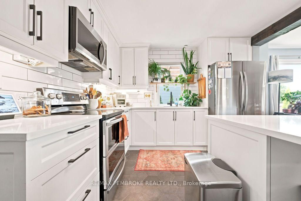 597 Almira Street S • Pembroke, ON photo 20