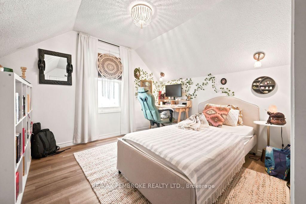 597 Almira Street S • Pembroke, ON photo 30