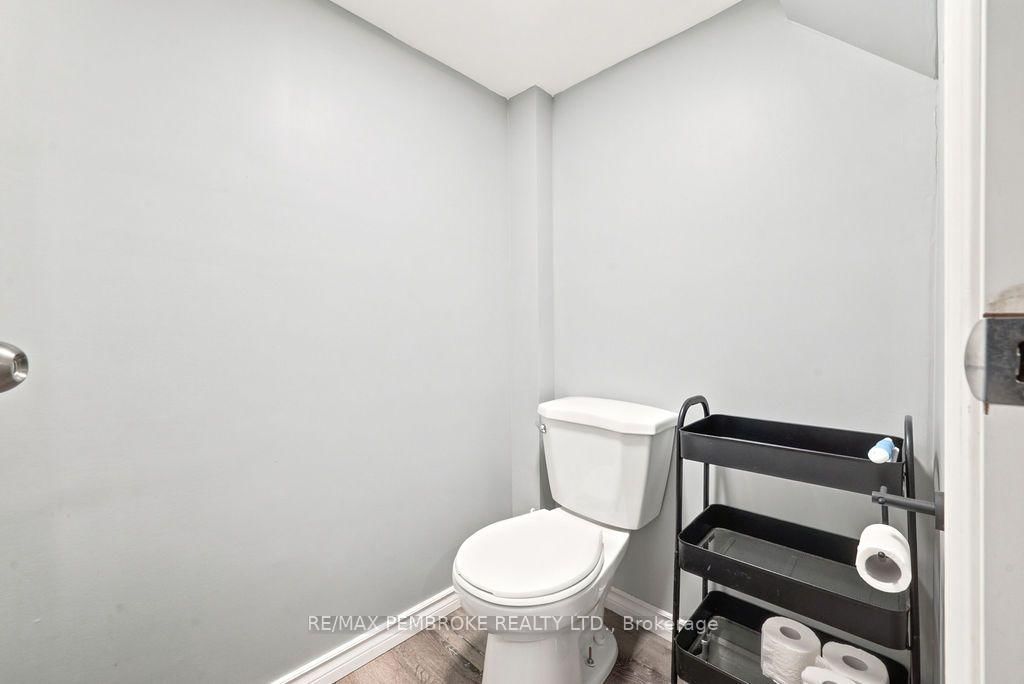 597 Almira Street S • Pembroke, ON photo 33