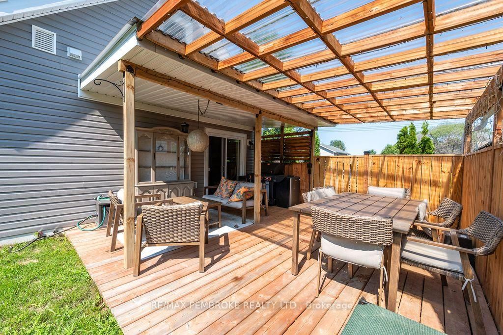 597 Almira Street S • Pembroke, ON photo 39