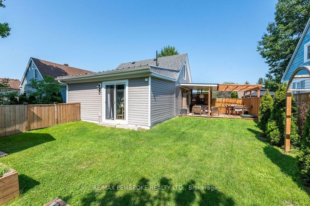 597 Almira Street S • Pembroke, ON photo 41