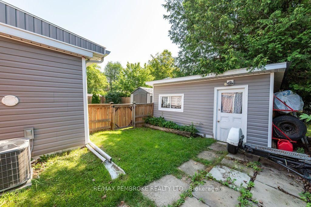 597 Almira Street S • Pembroke, ON photo 43