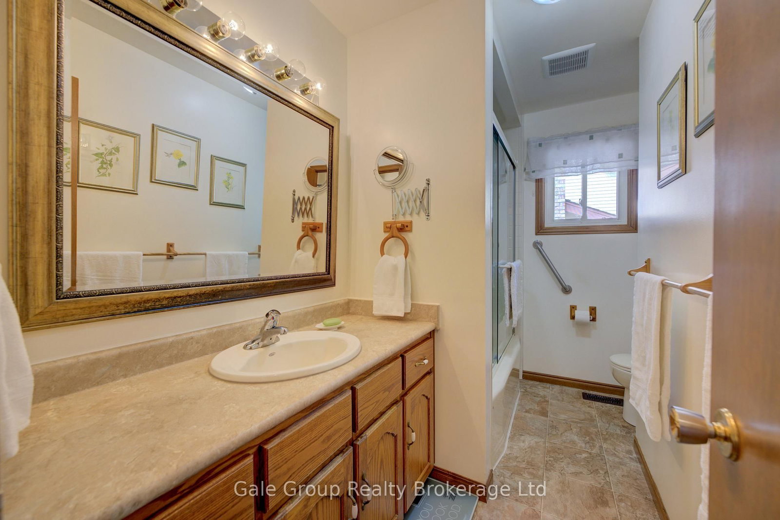 456 Ojibway Street • Woodstock, ON photo 14