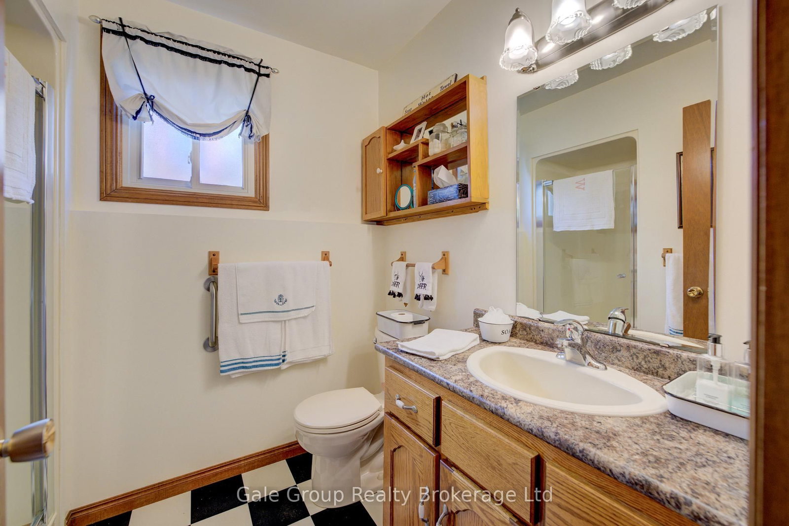 456 Ojibway Street • Woodstock, ON photo 23