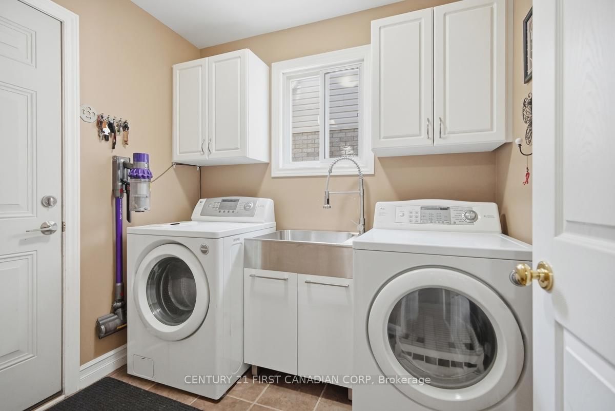 Detached House for sale at 1694 Green Gables Road, London South, Ontario, N6M 0A3 - South U - MLS: X13639730