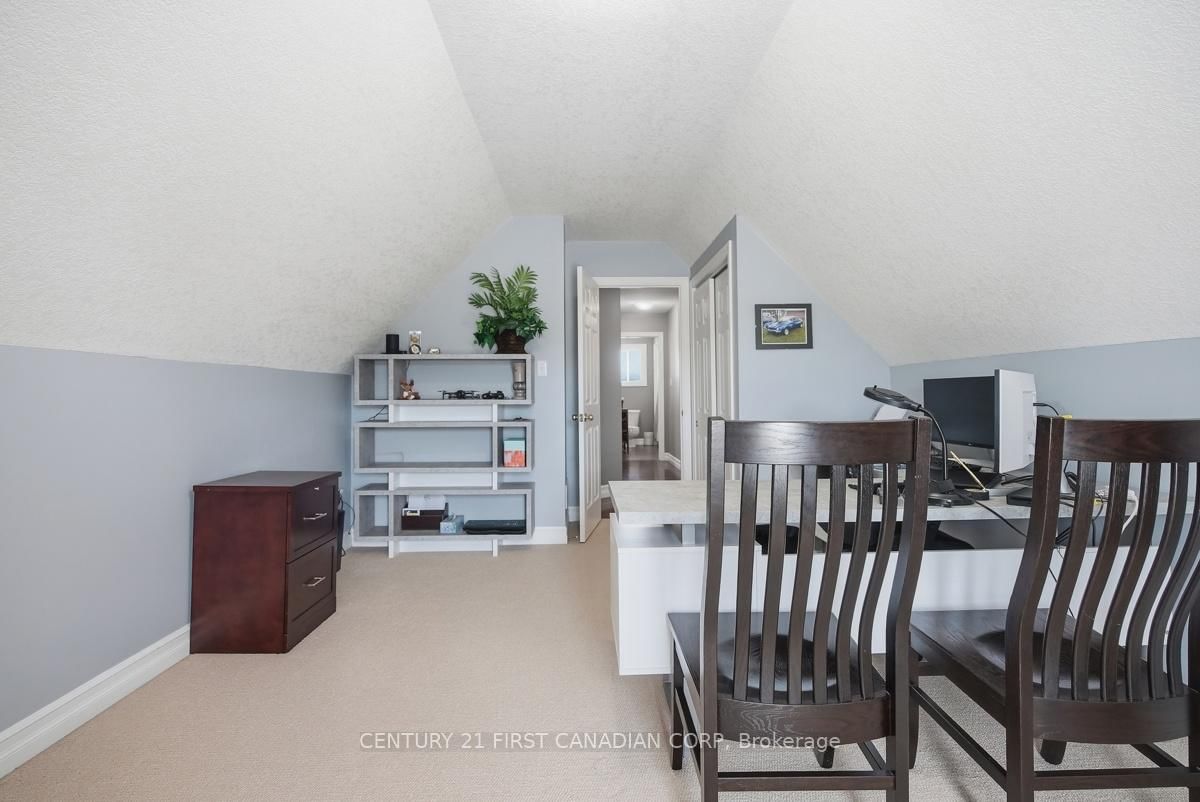 Detached House for sale at 1694 Green Gables Road, London South, Ontario, N6M 0A3 - South U - MLS: X13639730