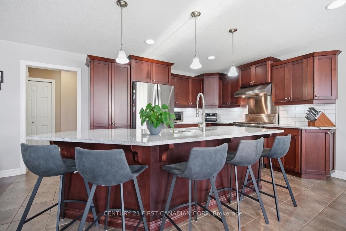 Detached House for sale at 1694 Green Gables Road, London South, Ontario, N6M 0A3 - South U - MLS: X13639730