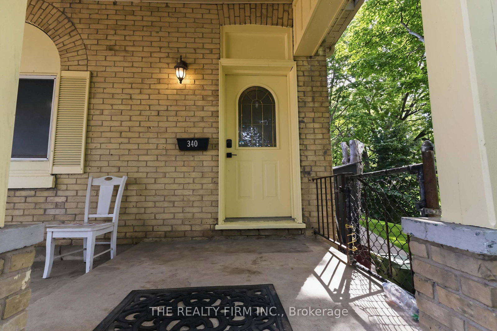 Listing Image 4