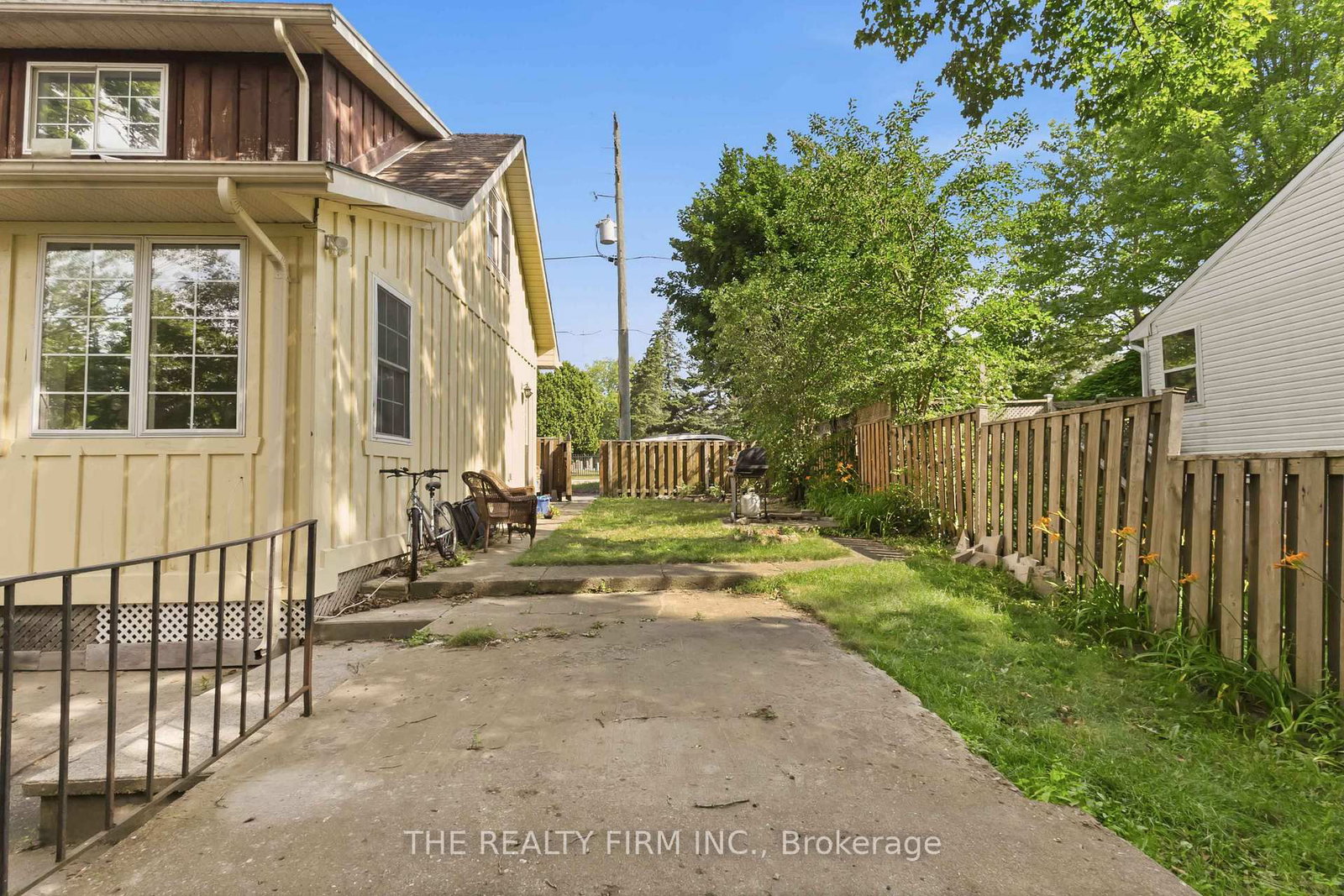 Detached House for sale at 340 Riverside Drive, London North, Ontario, N6H 1E9 - North N - MLS: X13639732