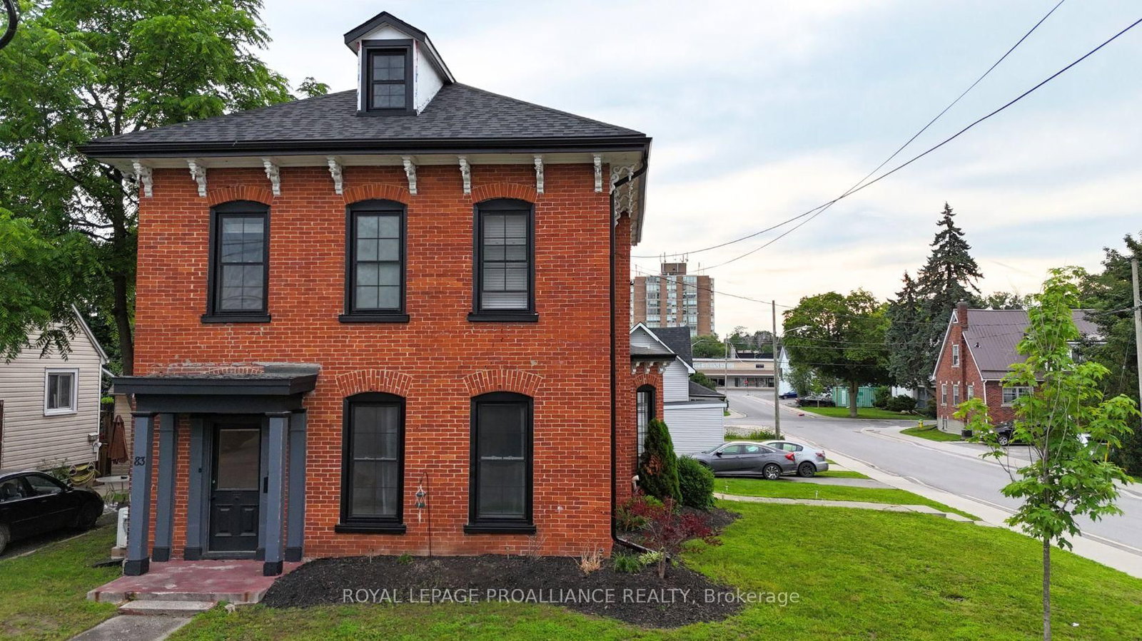 Listing Image 4