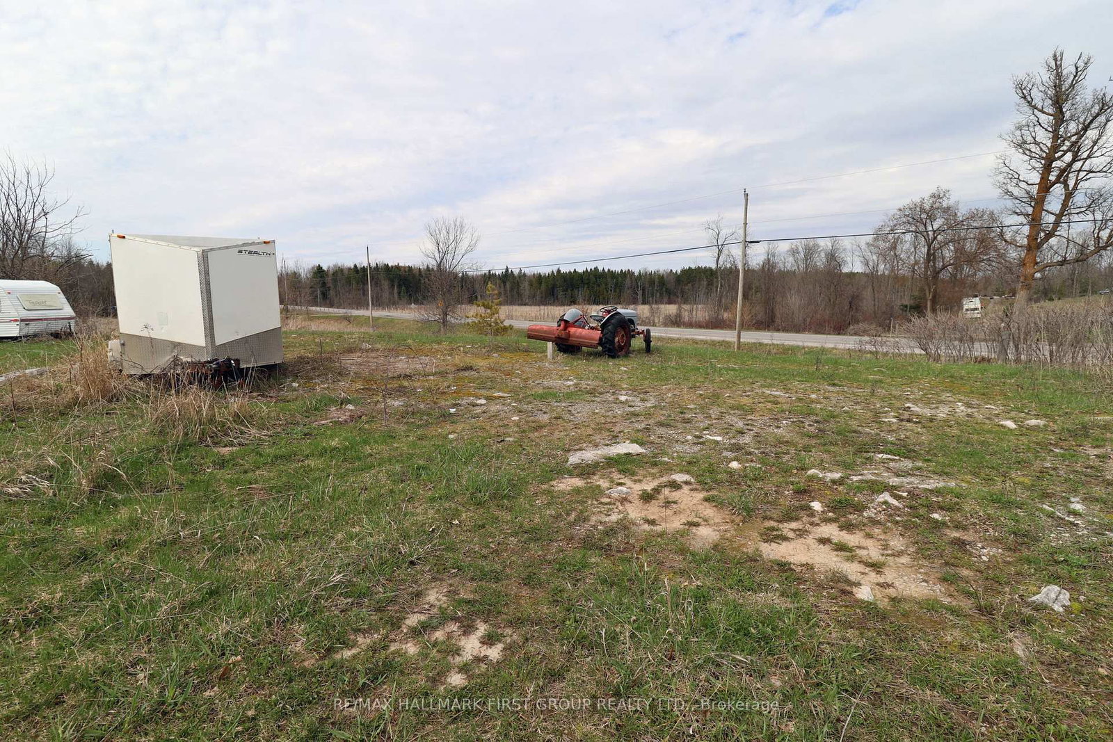 Listing Image 4