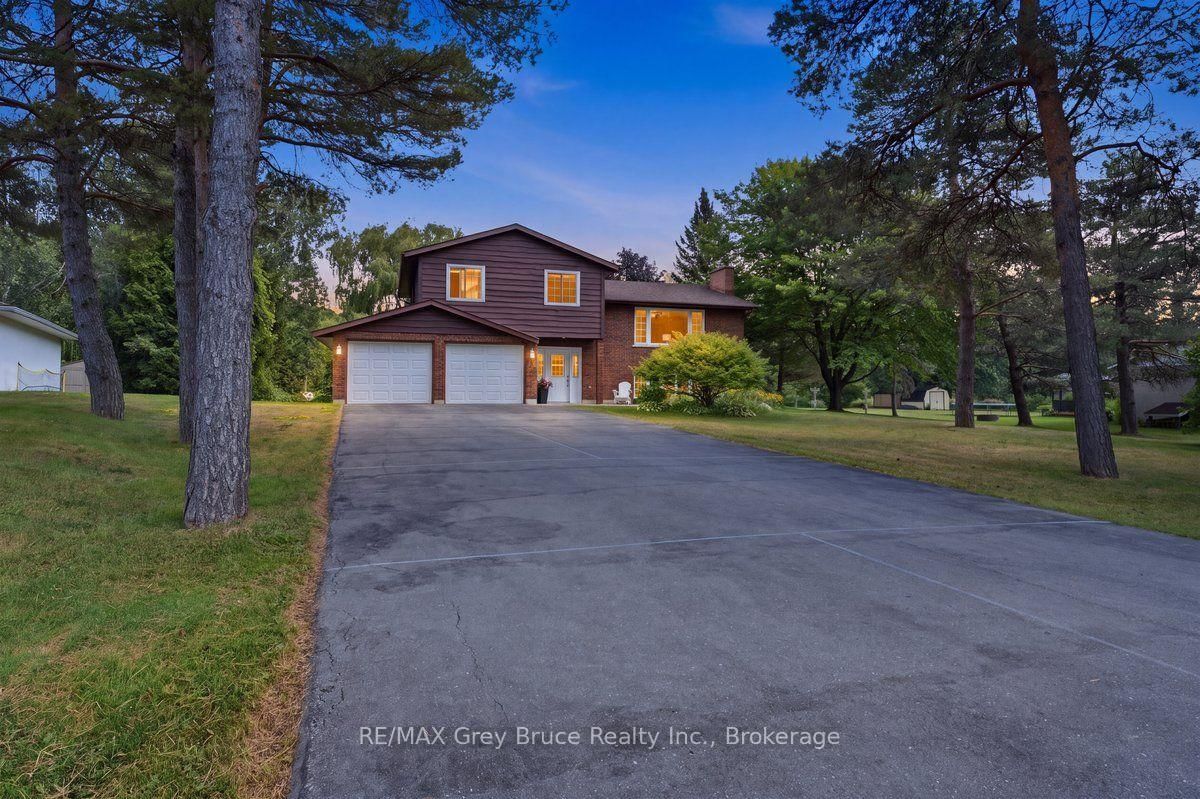 132 clearview Crescent • Meaford, ON photo 1
