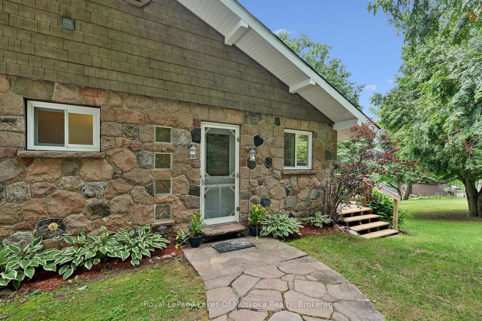 1082 Kawagama Lake Road • Algonquin Highlands, ON photo 16