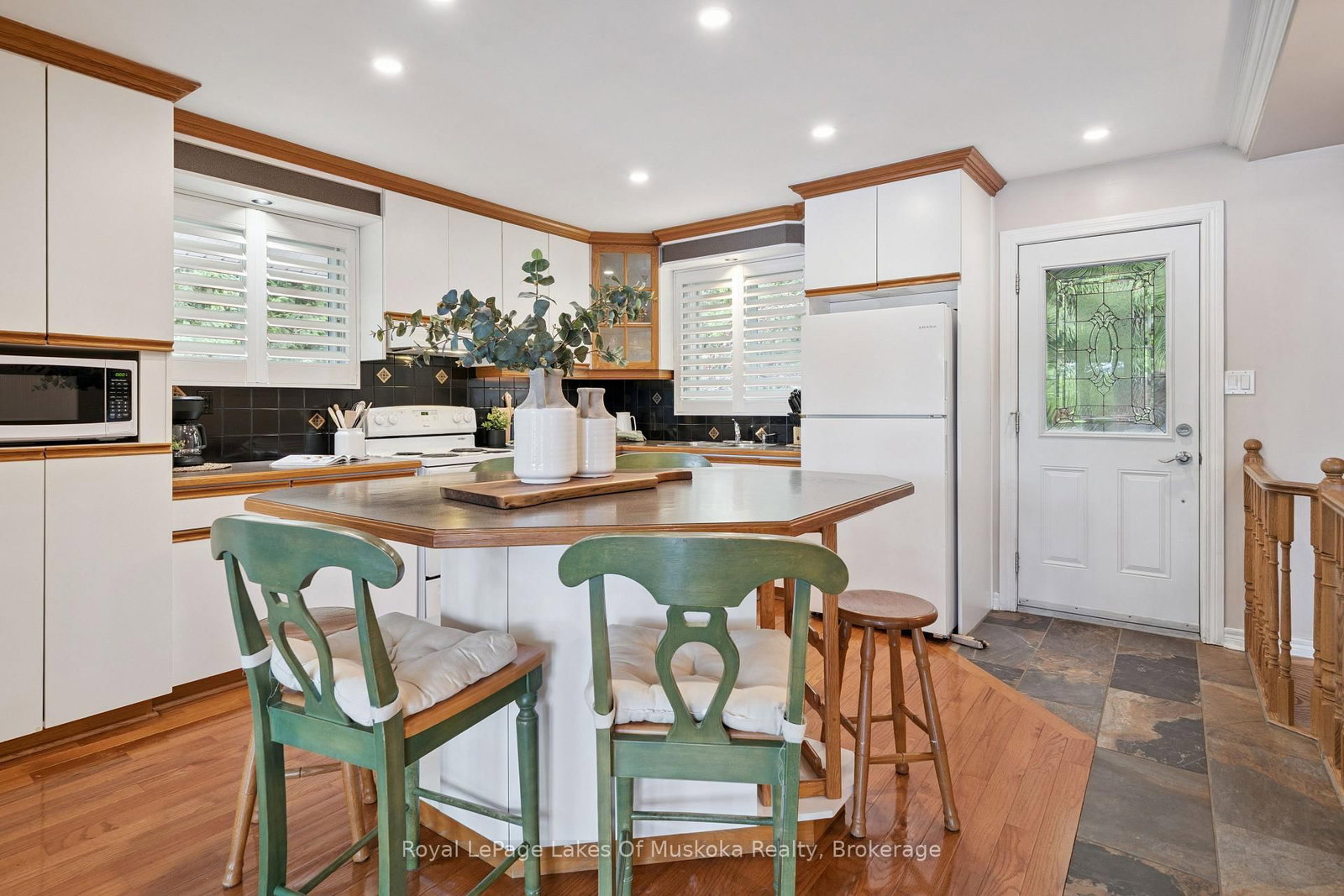 1082 Kawagama Lake Road • Algonquin Highlands, ON photo 19