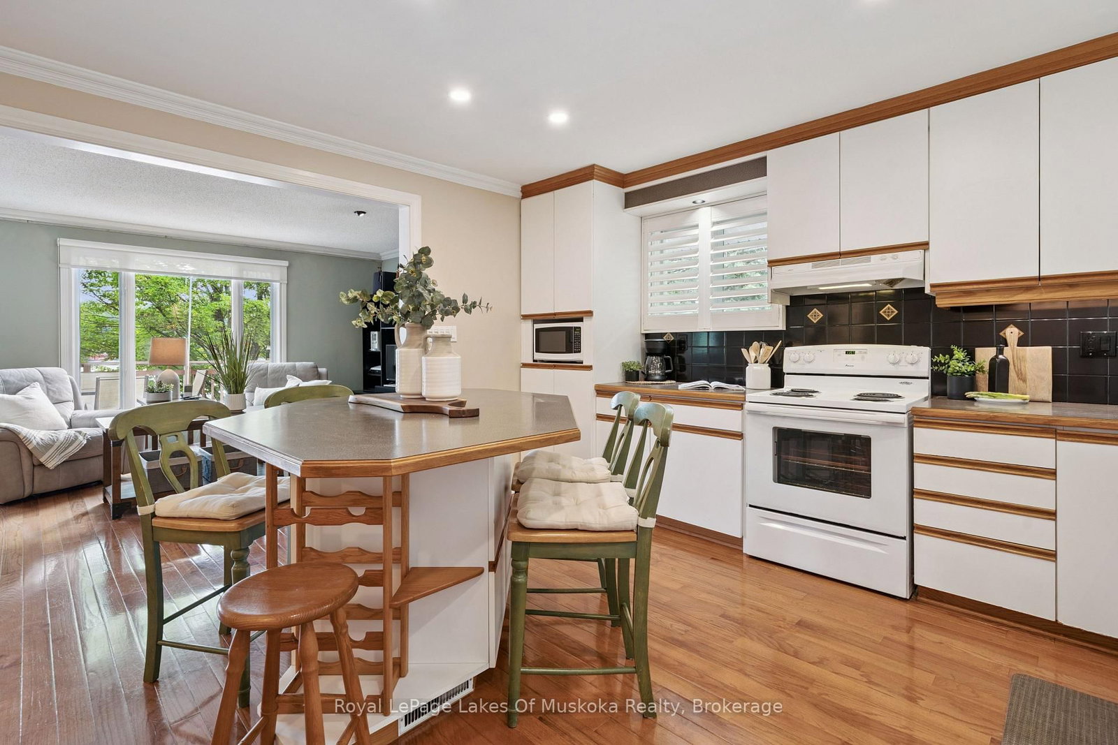 1082 Kawagama Lake Road • Algonquin Highlands, ON photo 20