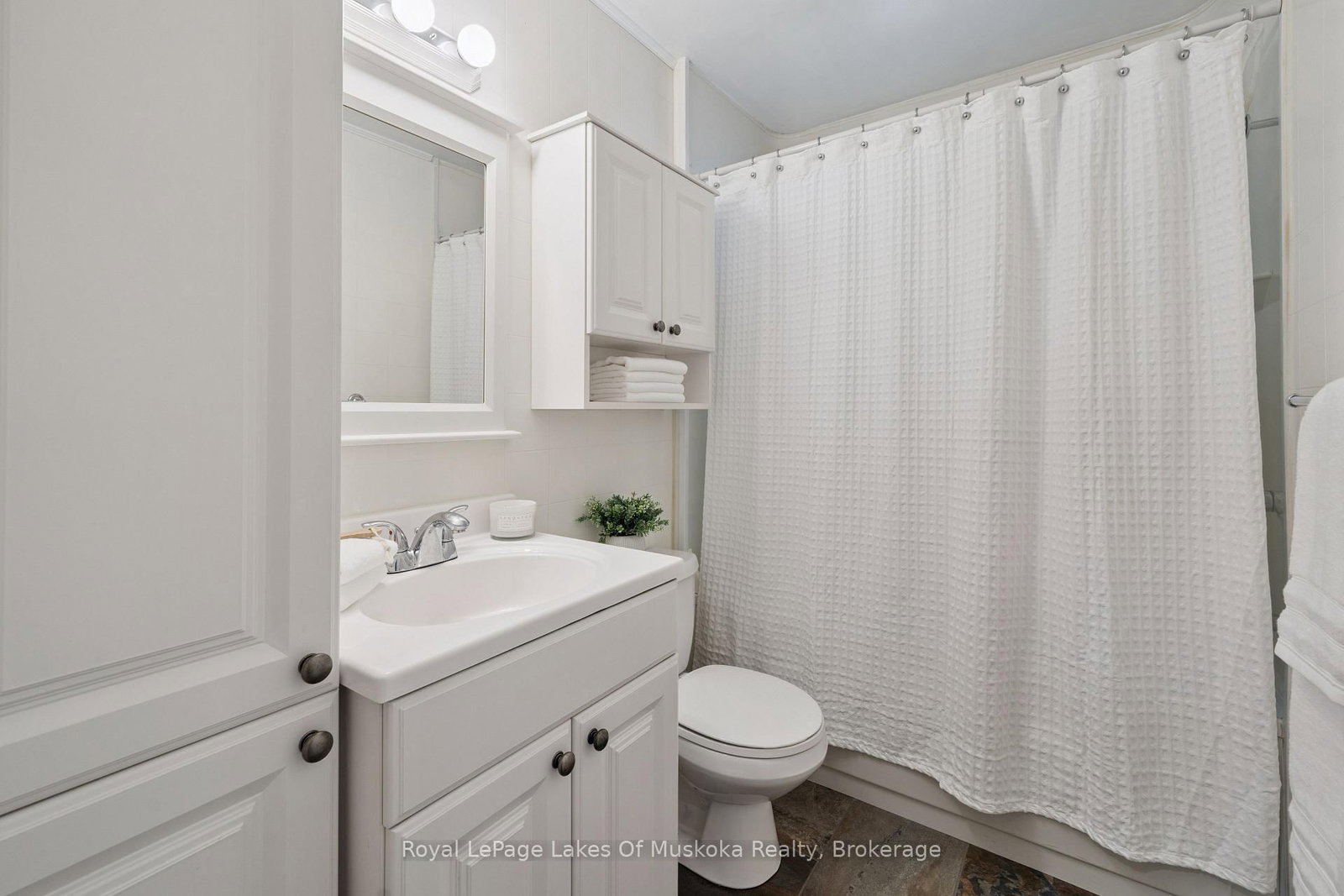 1082 Kawagama Lake Road • Algonquin Highlands, ON photo 26