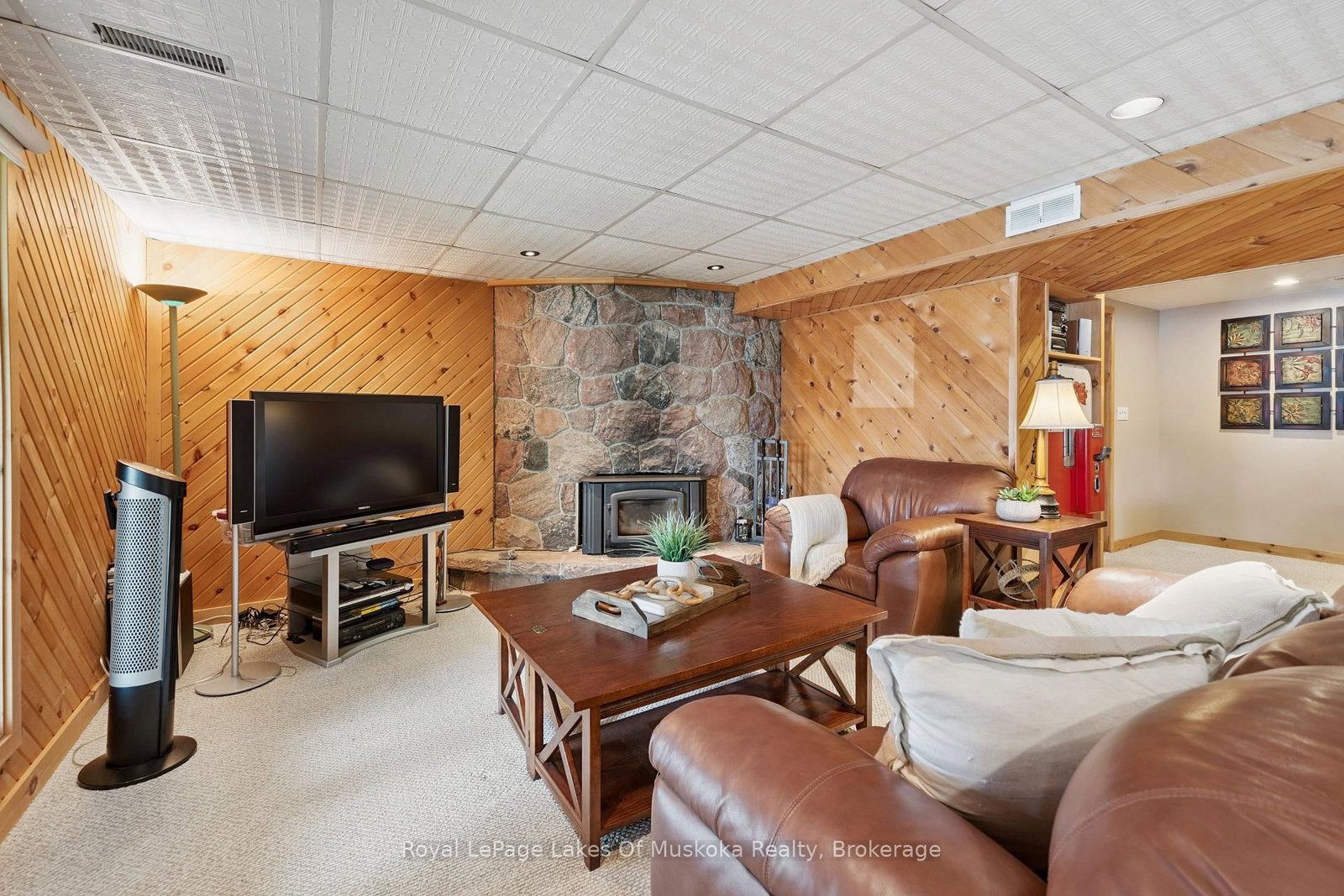 1082 Kawagama Lake Road • Algonquin Highlands, ON photo 29