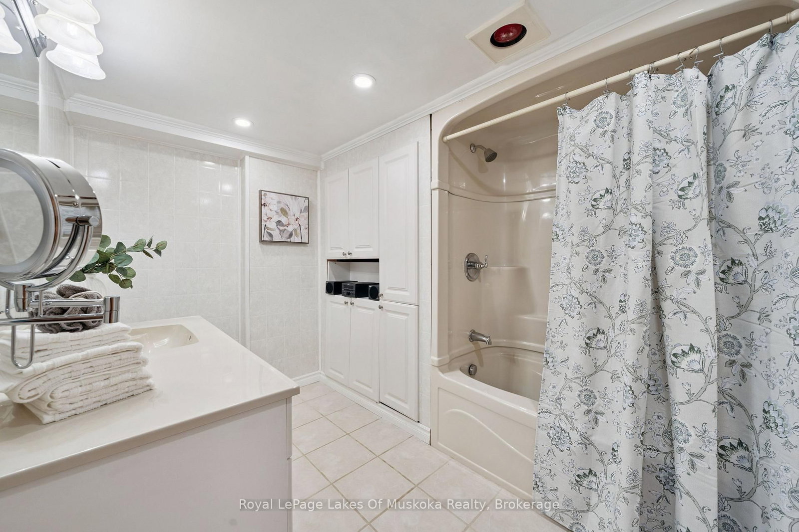 1082 Kawagama Lake Road • Algonquin Highlands, ON photo 36