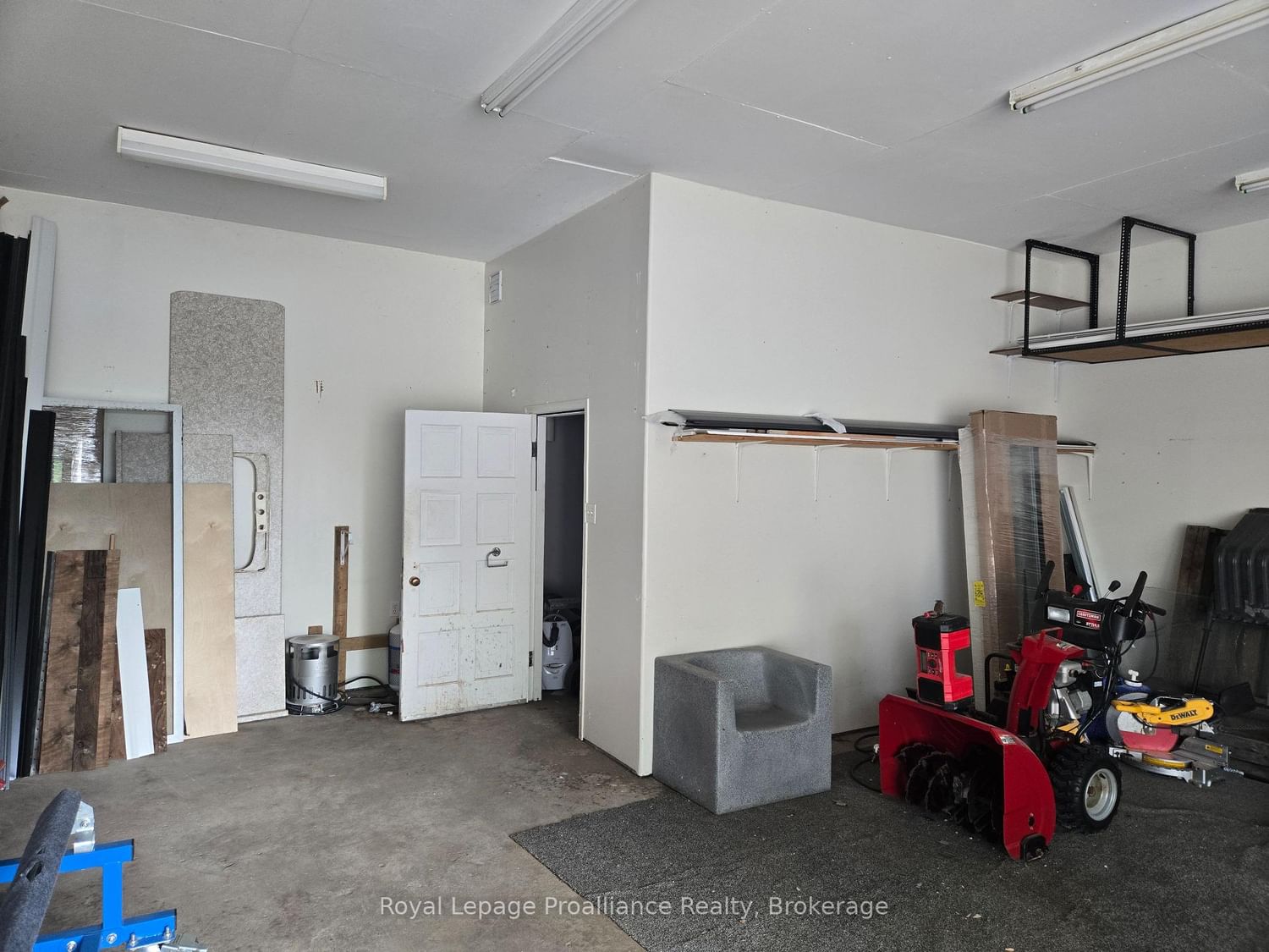 63 S Church Street • Belleville, ON photo 14