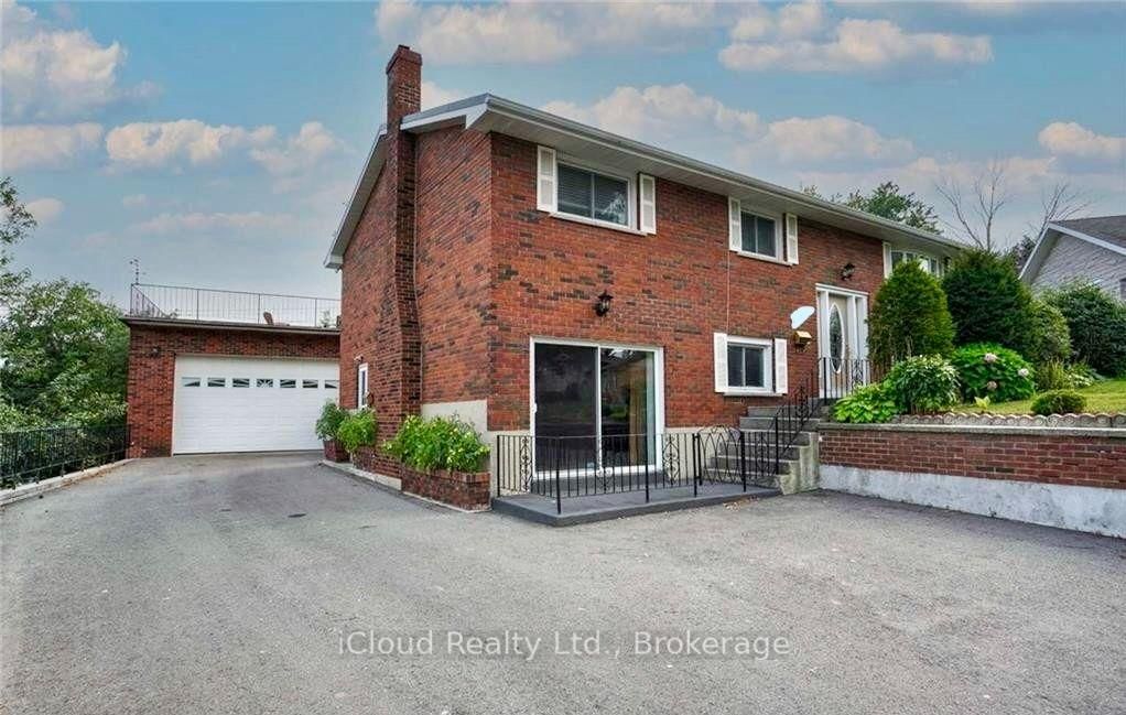 143 Morenz Crescent • Kingston, ON photo 2
