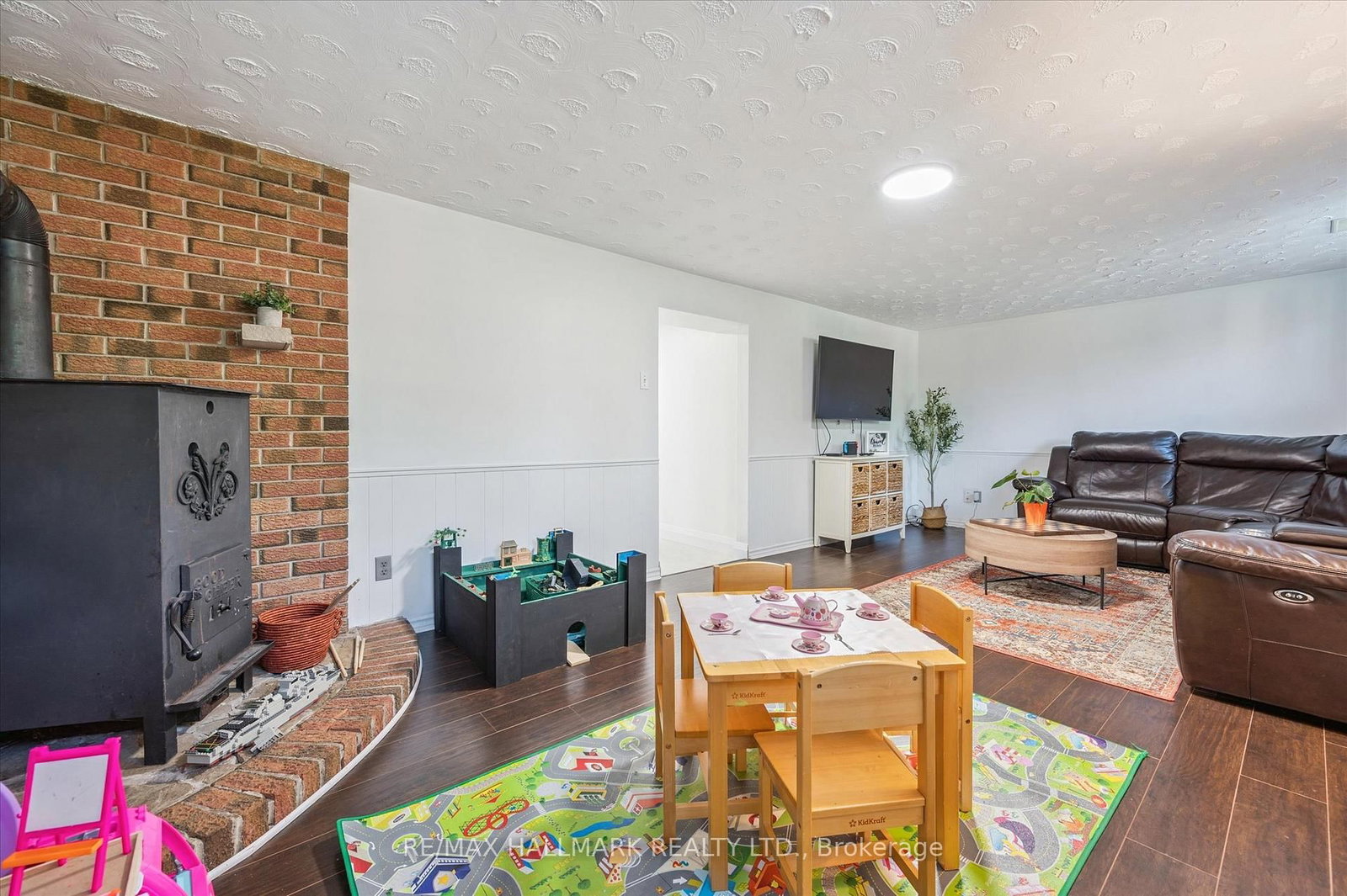 32 Warwick Court • Kitchener, ON photo 21