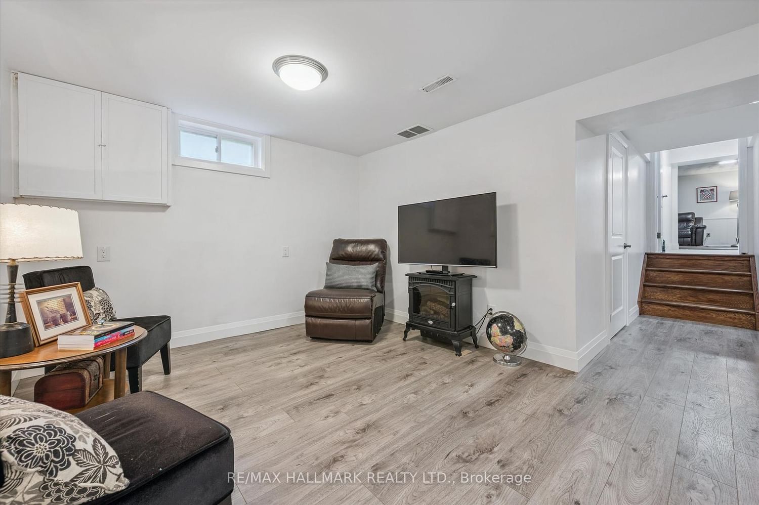32 Warwick Court • Kitchener, ON photo 24