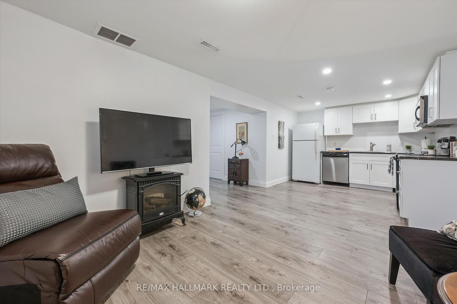 32 Warwick Court • Kitchener, ON photo 26