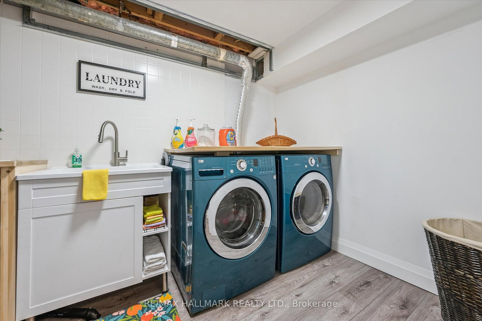 32 Warwick Court • Kitchener, ON photo 28