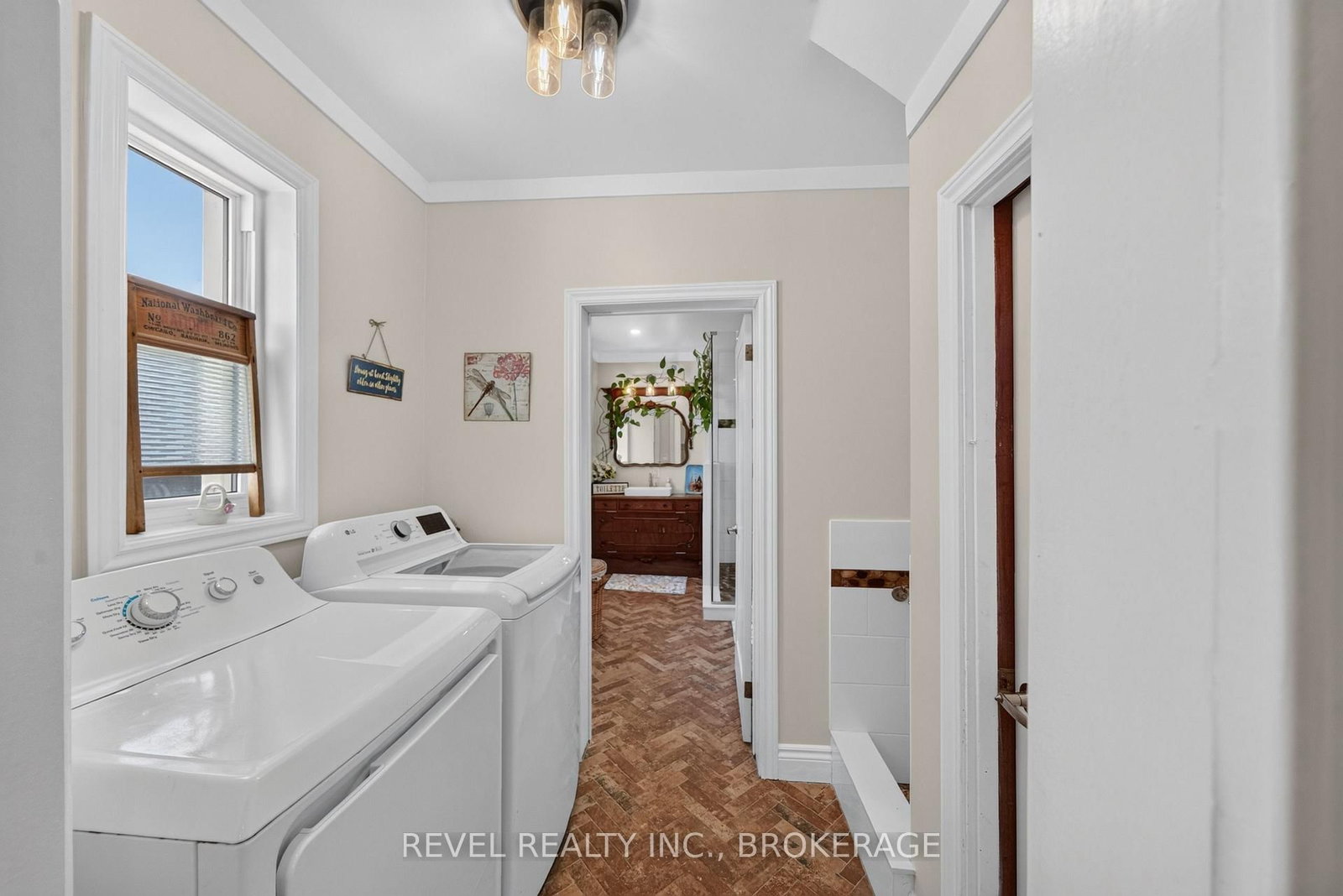 1905 Rutledge Road • Sydenham, ON photo 10