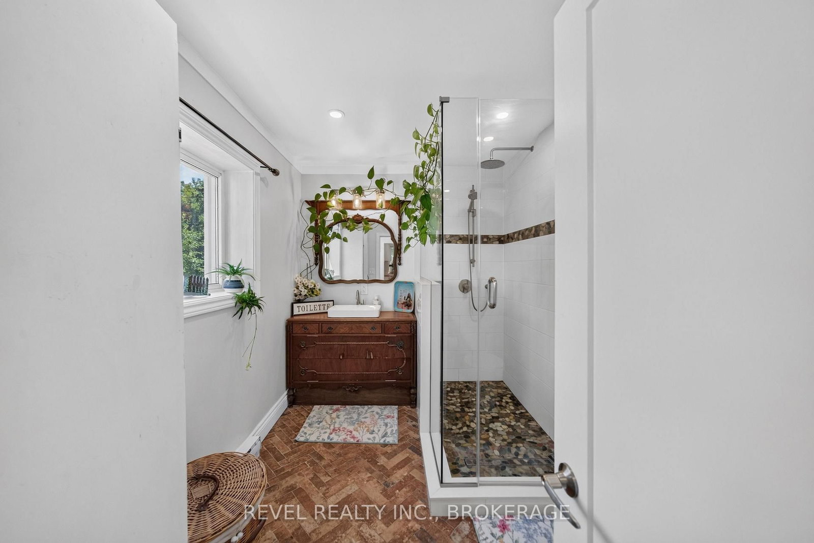 1905 Rutledge Road • Sydenham, ON photo 11