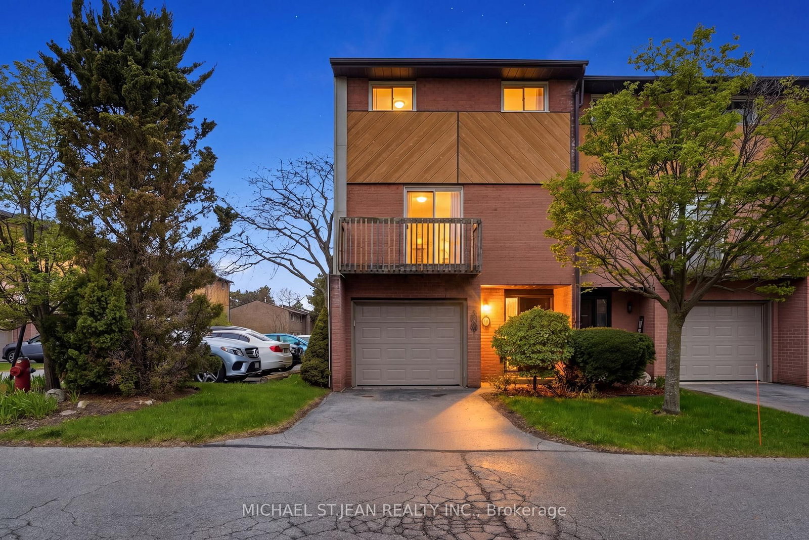 445 Stone Church Road W • #19 • Hamilton, ON photo 1