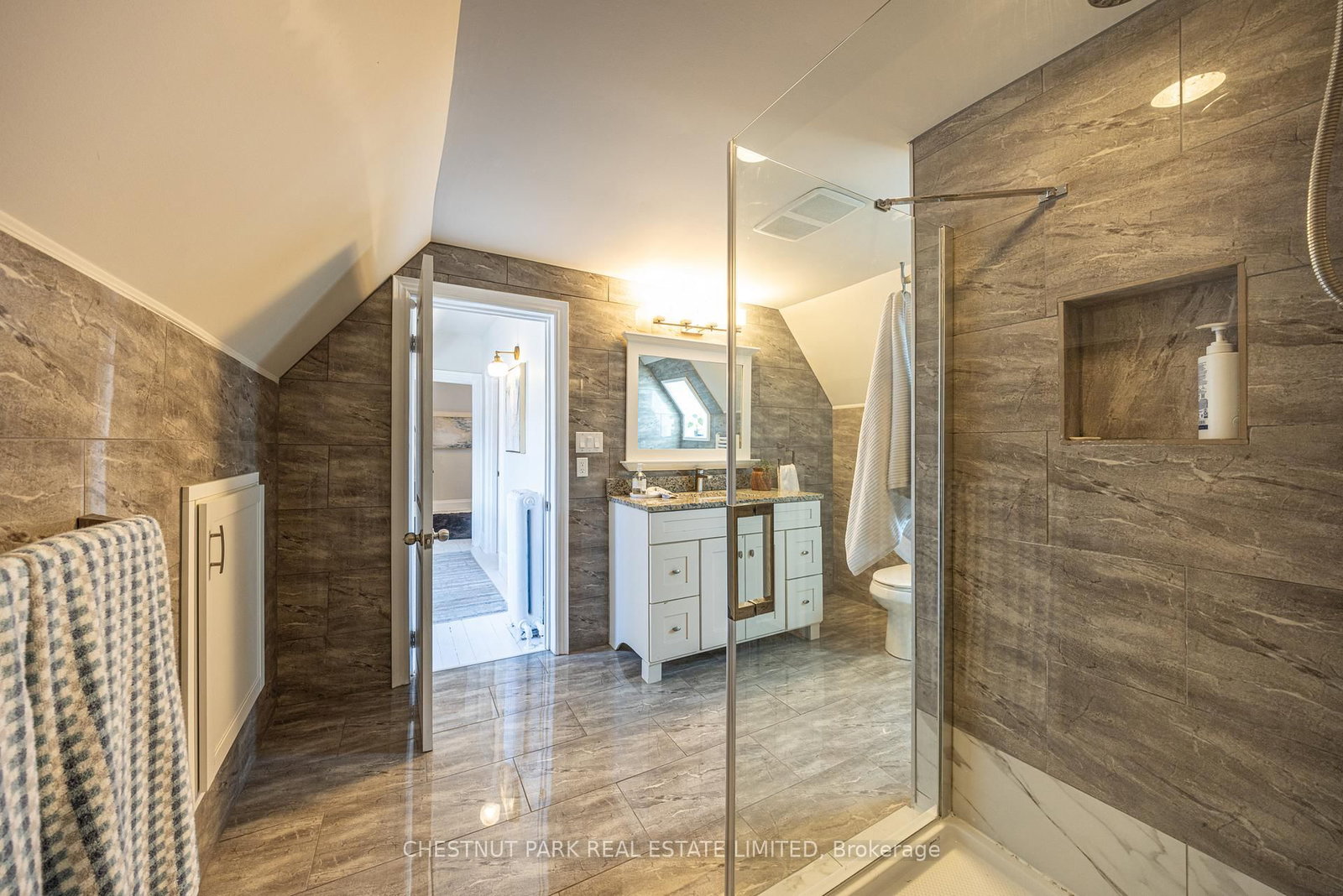 177 Charlton Avenue W • Hamilton, ON photo 22