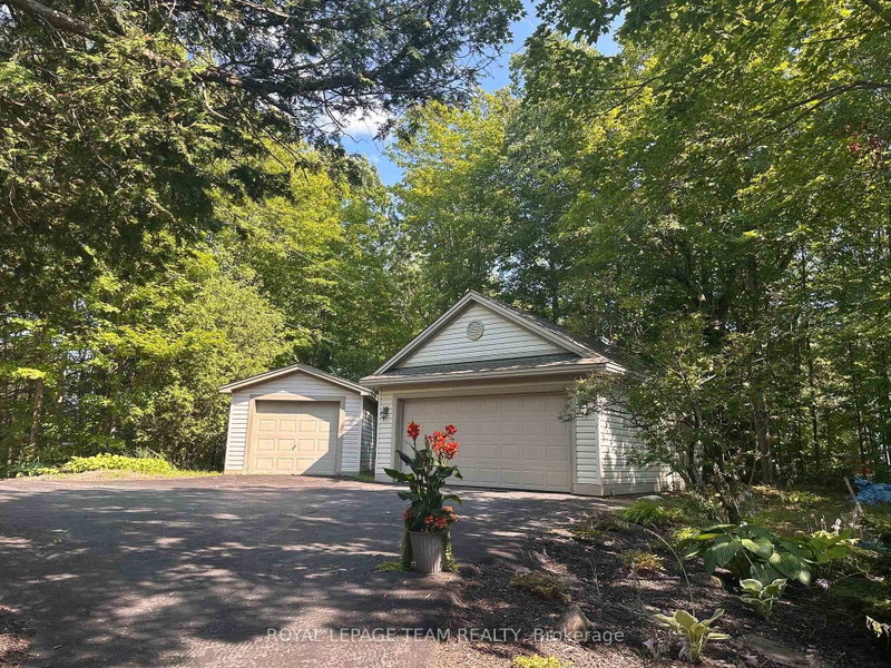 912 Maple Hill Road