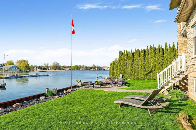 32 Edgewater Dr photo 4