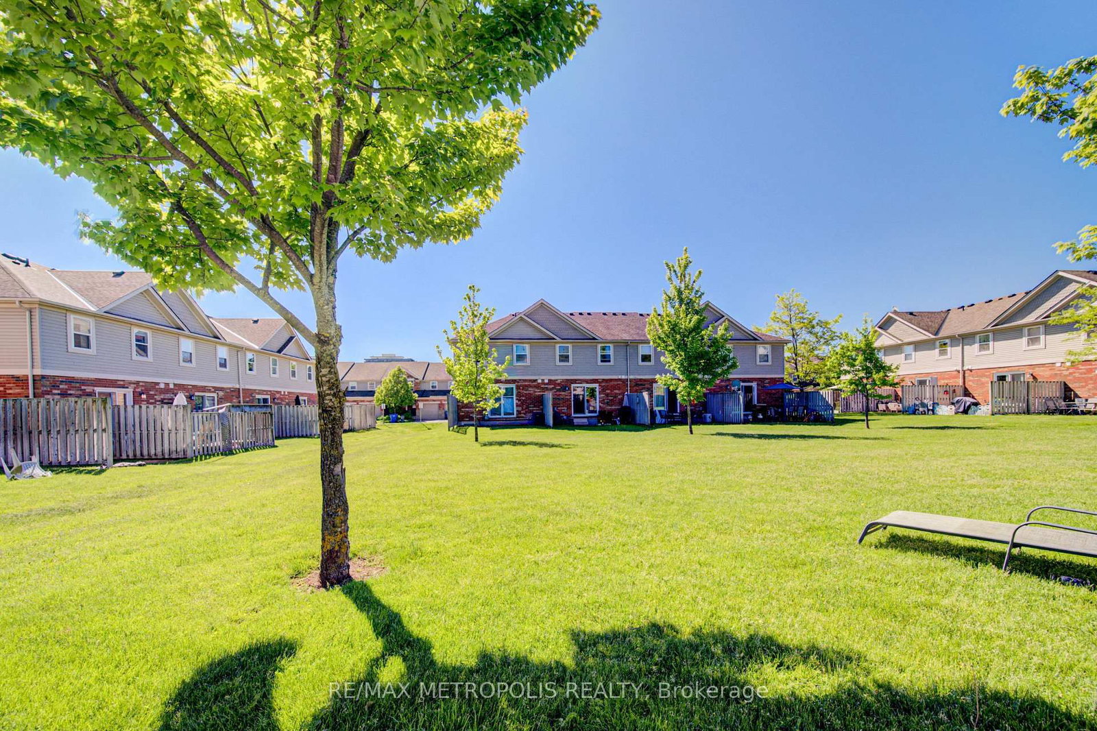 124 GOSLING Gardens • #37 • Guelph, ON photo 37