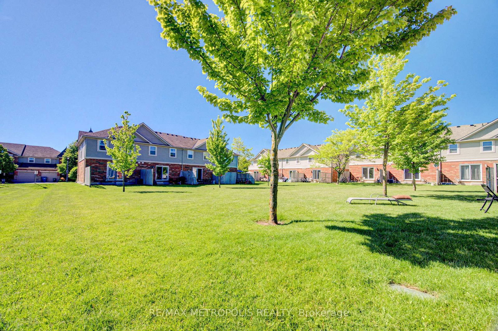 124 GOSLING Gardens • #37 • Guelph, ON photo 38