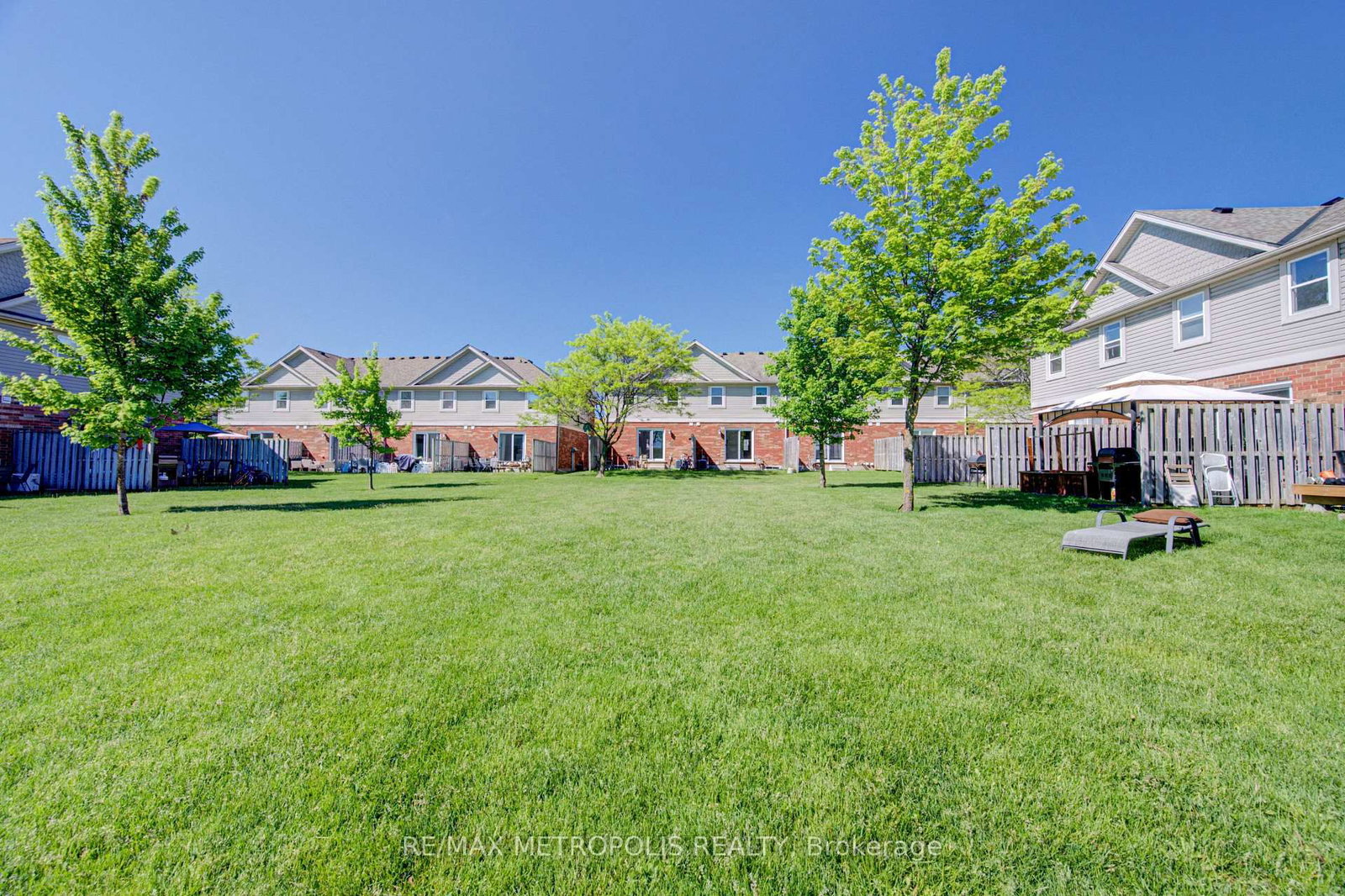 124 GOSLING Gardens • #37 • Guelph, ON photo 39