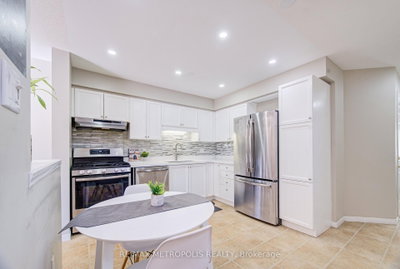 124 GOSLING Gardens • #37 • Guelph, ON photo 9