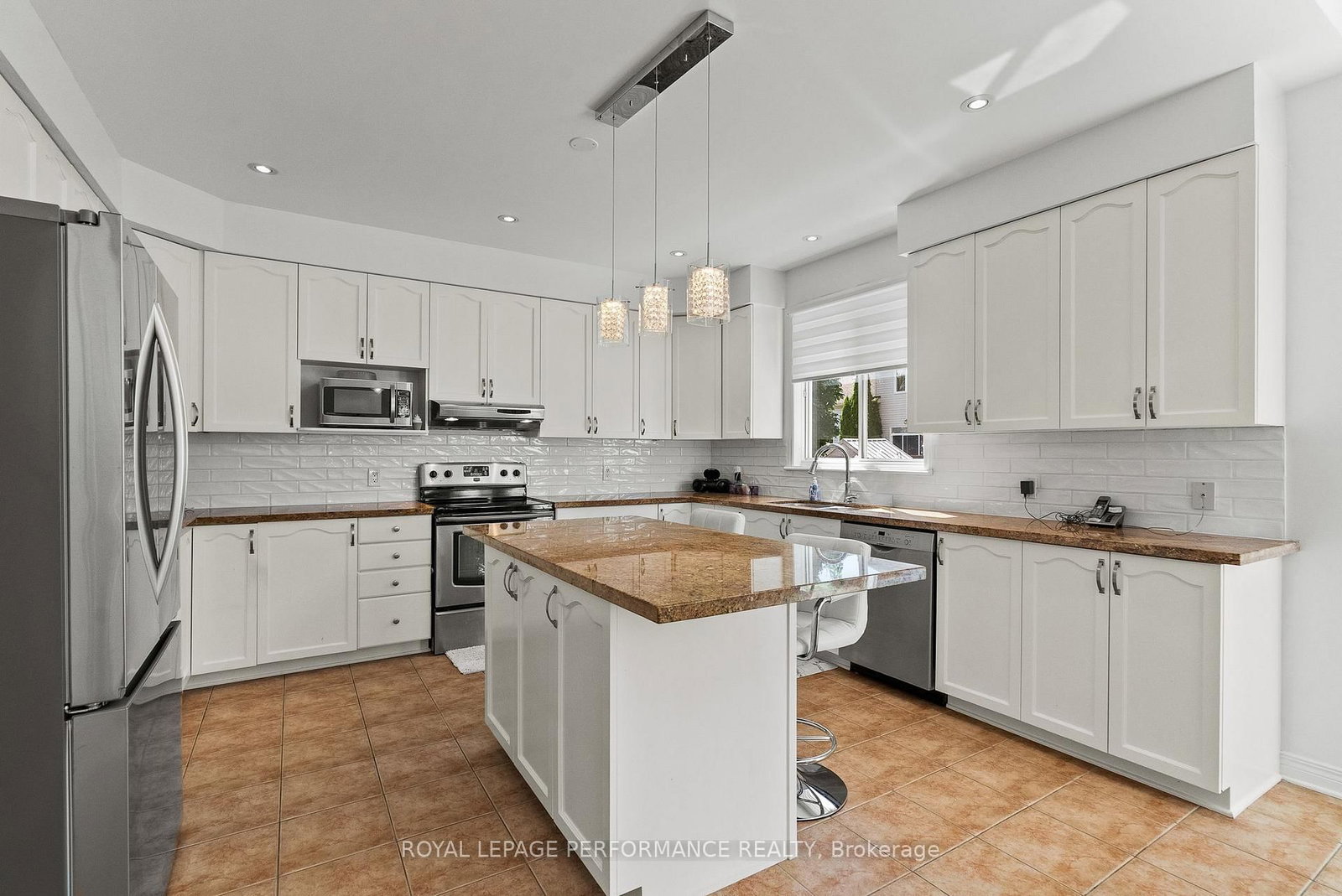 2180 Brianna Way • Ottawa, ON photo 12
