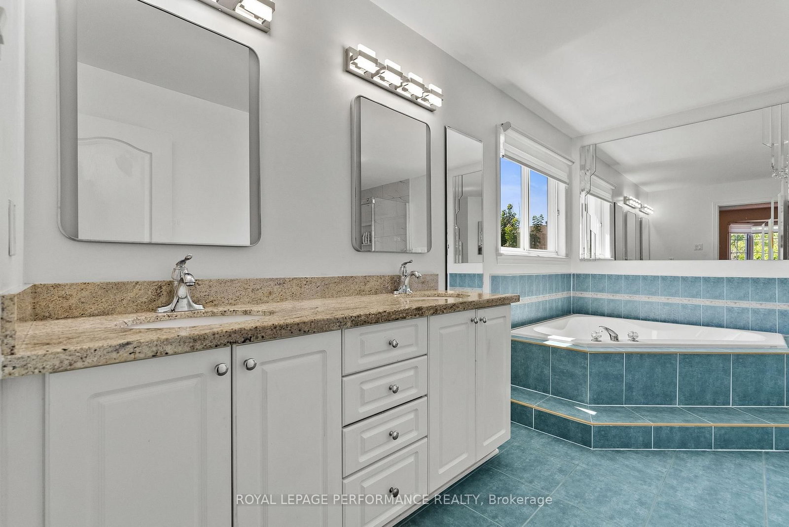 2180 Brianna Way • Ottawa, ON photo 23