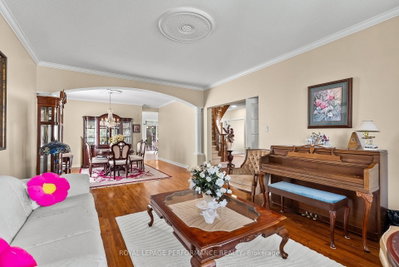 2180 Brianna Way • Ottawa, ON photo 8