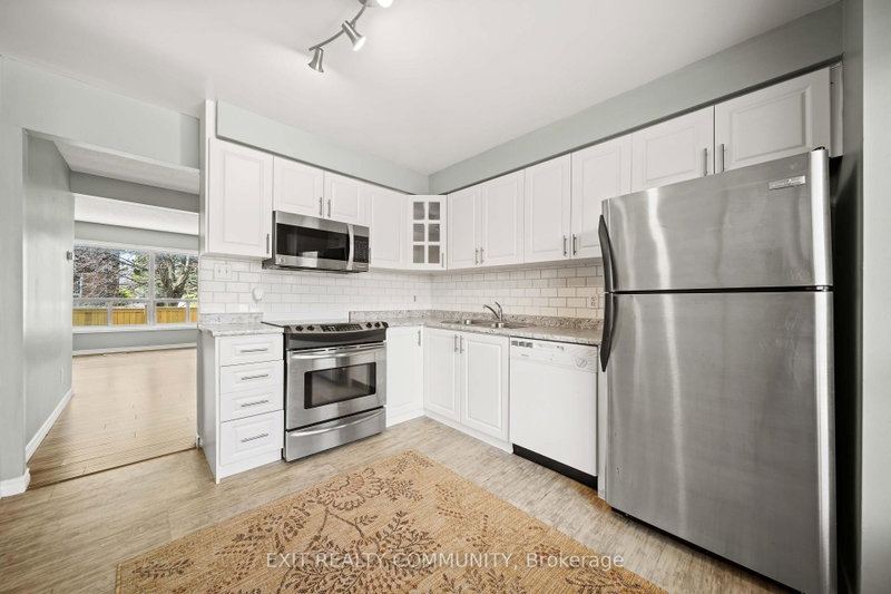 32 - 595 Third Street