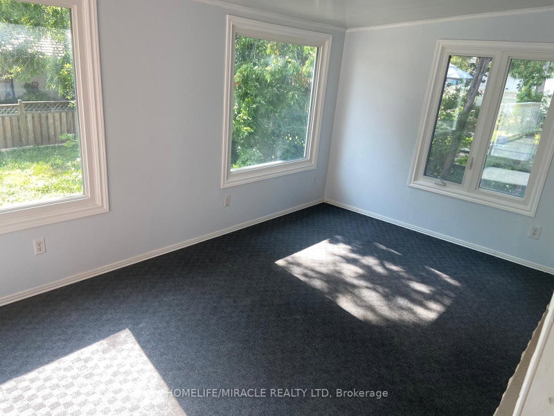 Main floor - 25 Thornridge Crescent