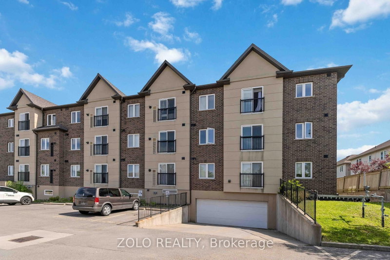 304 - 886 Golf Links Road