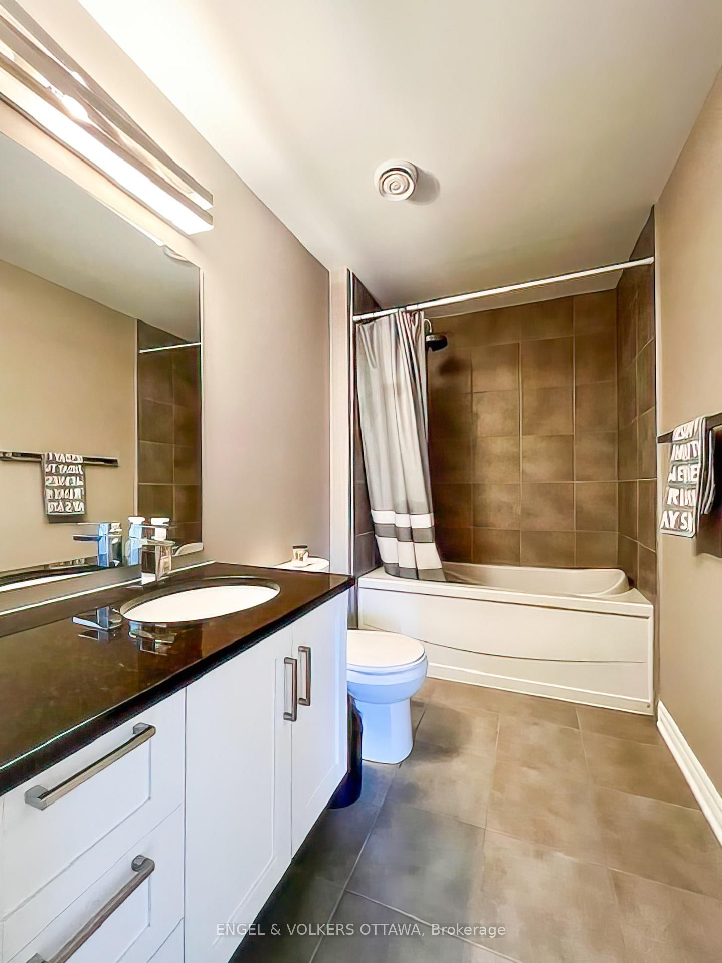 25 Earlton Private • #1 • Ottawa, ON photo 12