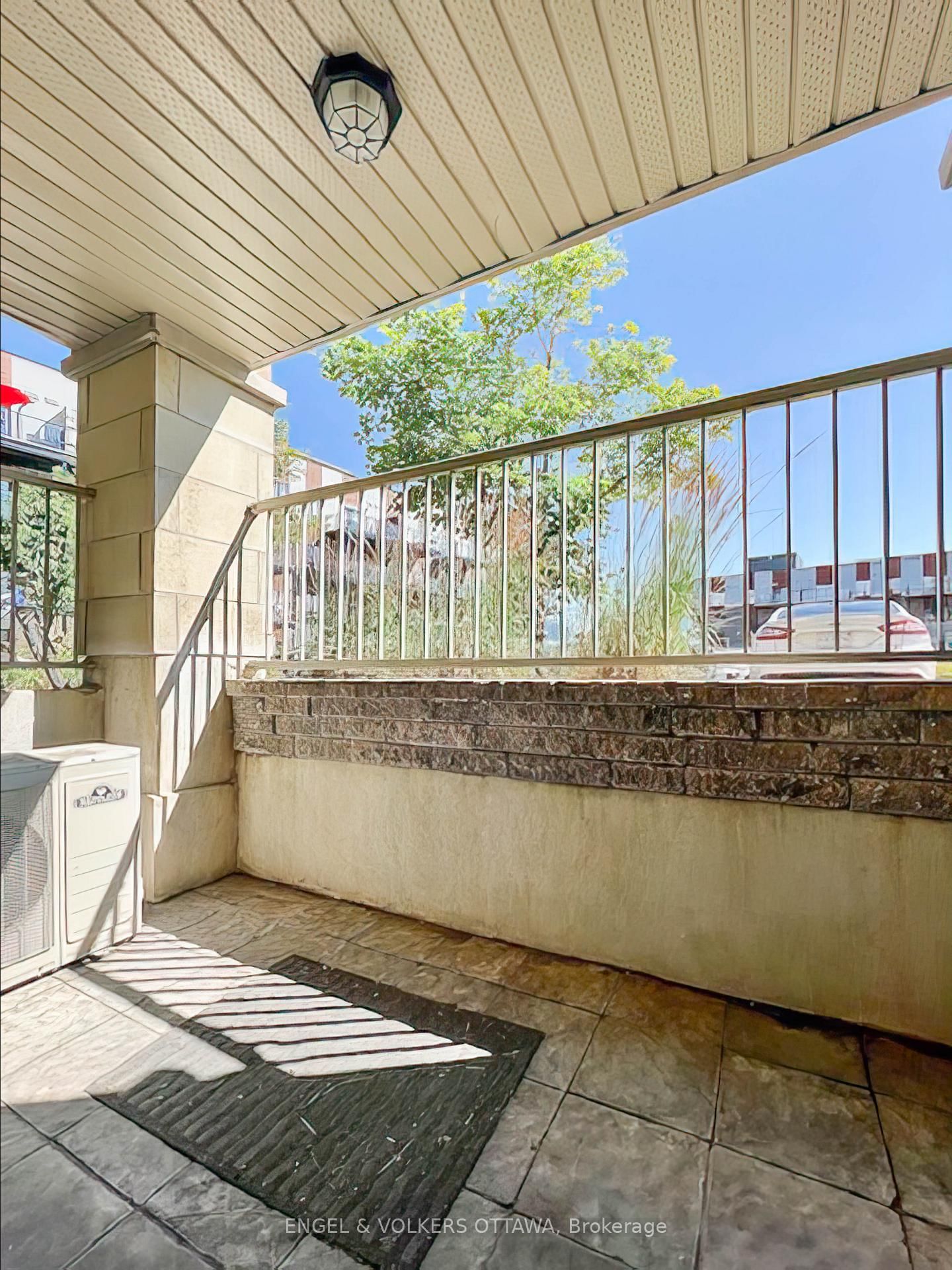 25 Earlton Private • #1 • Ottawa, ON photo 14