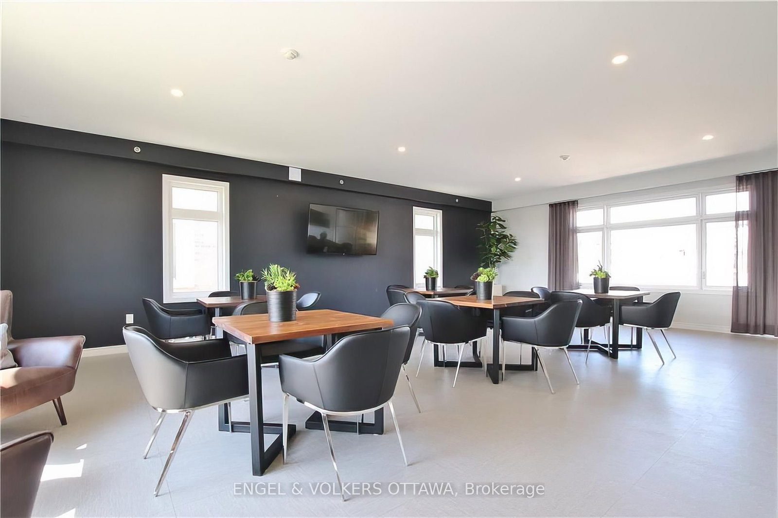 25 Earlton Private • #1 • Ottawa, ON photo 15