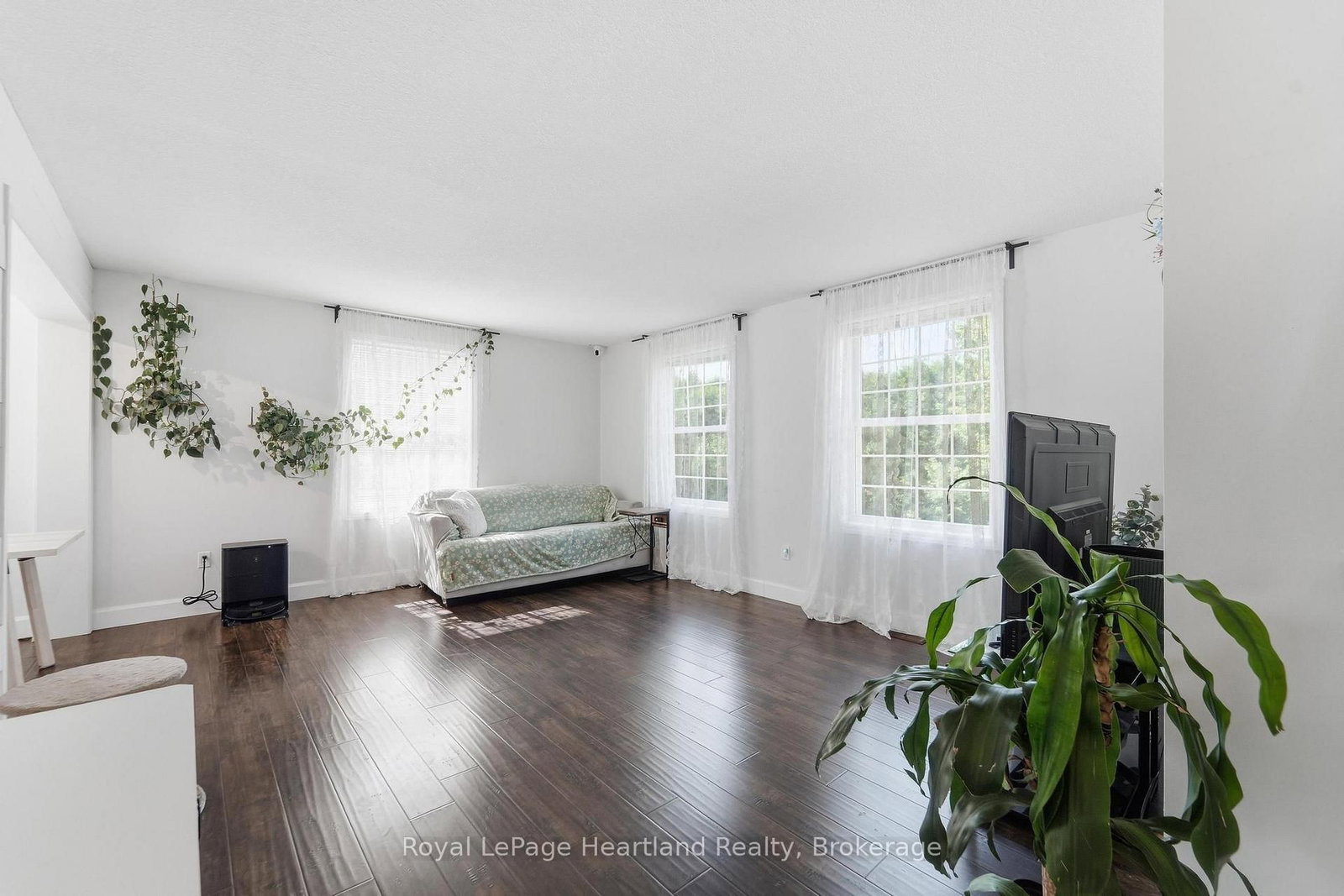 770 Scott Street W • North Perth, ON photo 11